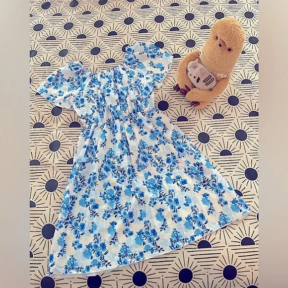 Darling White/Blue Floral Bubble Sleeve Girl’s Dress (Sz 11-12) (FINAL PRICE) - Picture 2 of 6